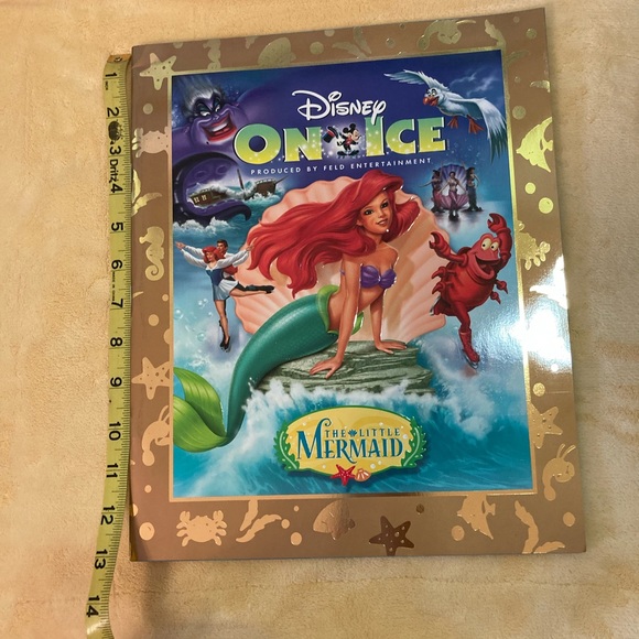 Disney On Ice The Little Mermaid program - Picture 14 of 15